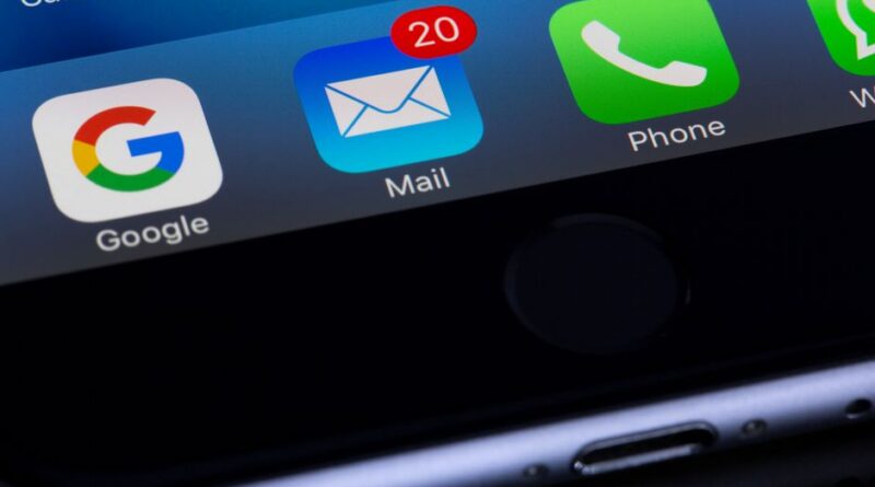 email pihak ketiga